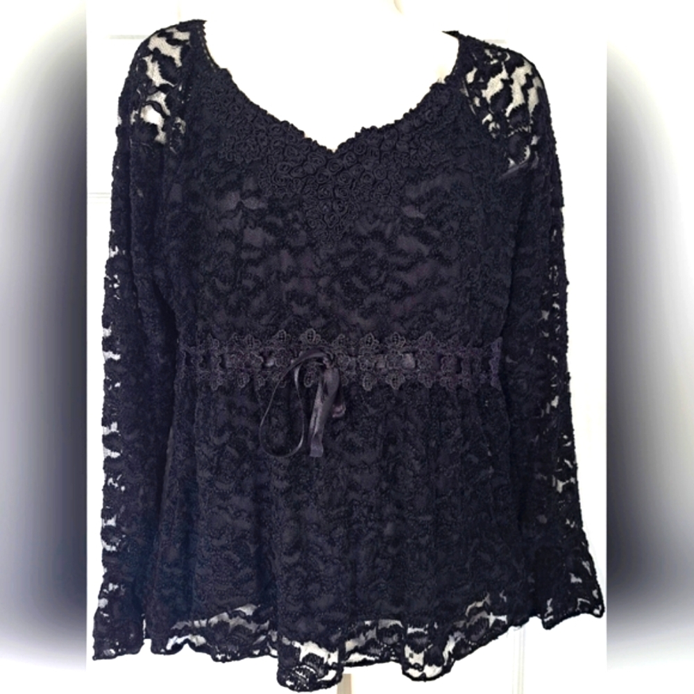 Italian Tempation Black Lace Top